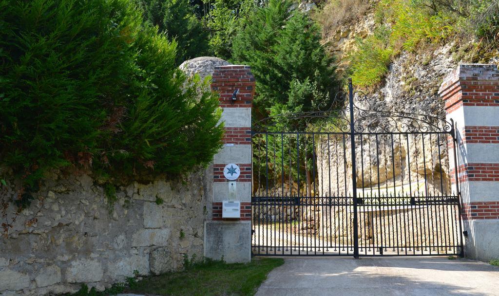 Gites Troglodytes Du Chateau De L'Etoile Vernou-sur-Brenne Room photo