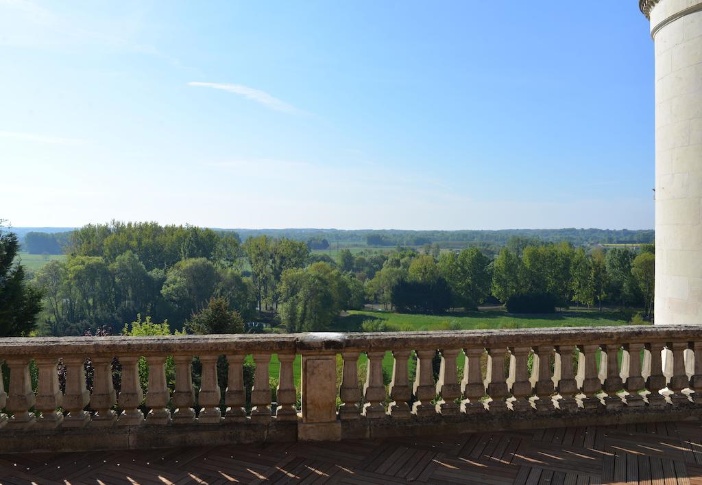 Gites Troglodytes Du Chateau De L'Etoile Vernou-sur-Brenne Exterior photo